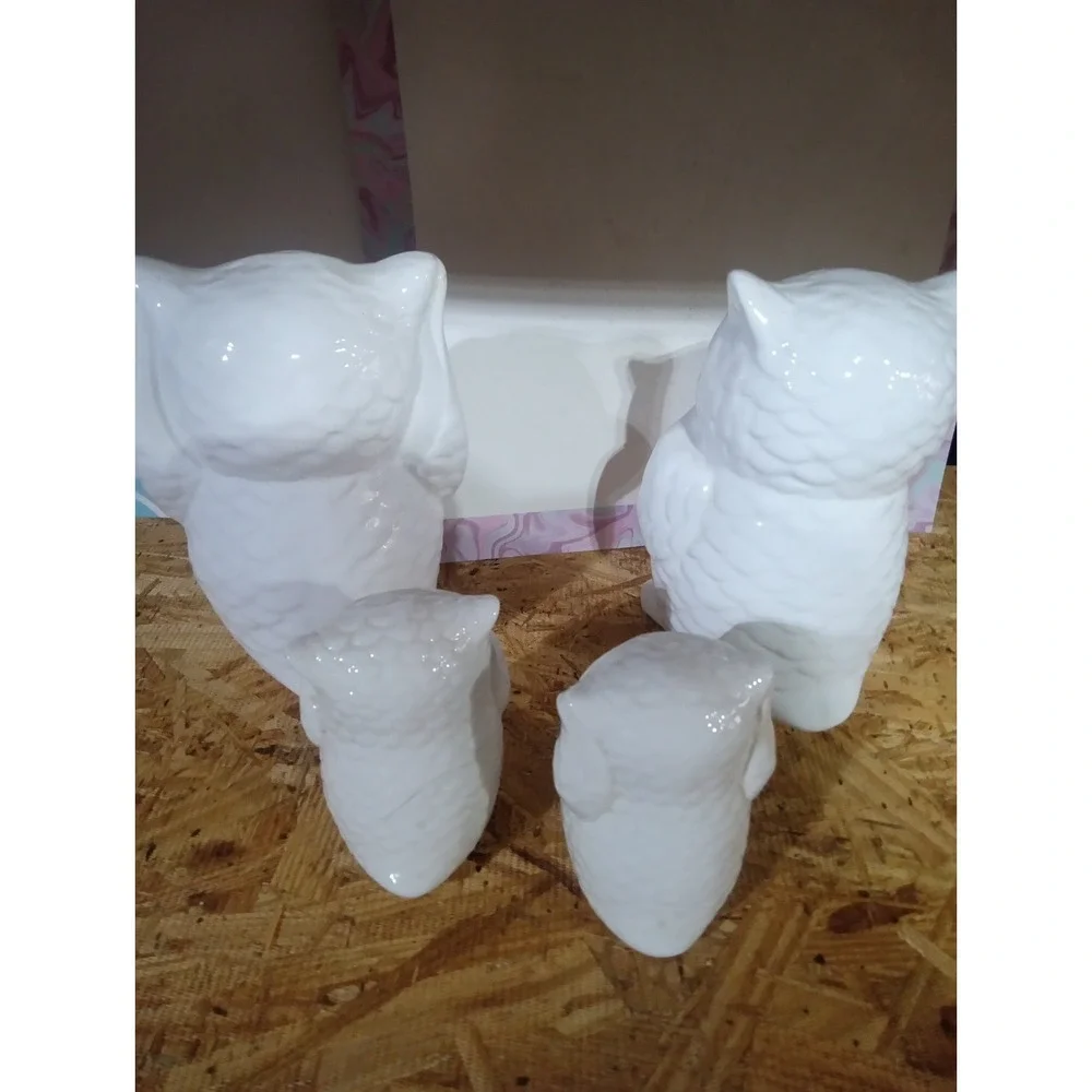 A Set of 4 White Ceramic Owl Figurines (Modern Minimalist Style